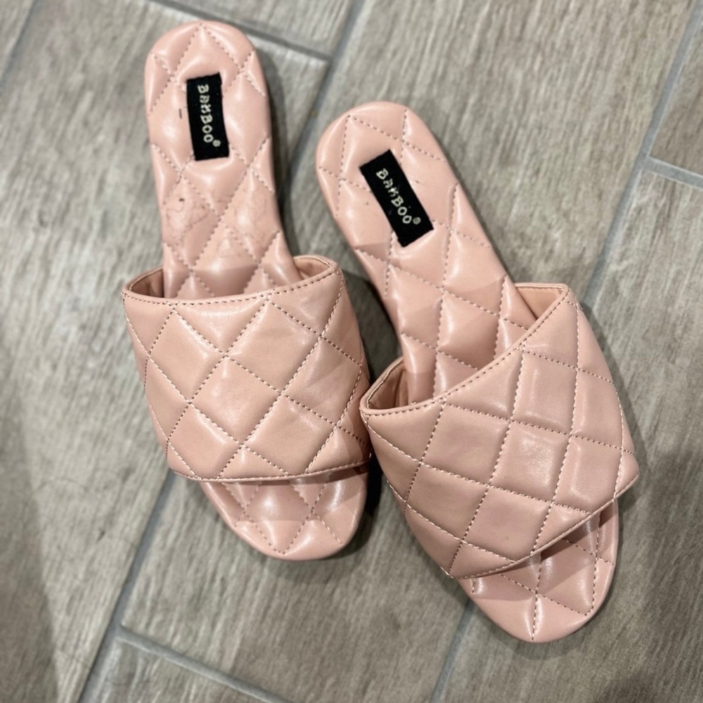 BAMBOO Women's Blush Quilted Slide Sandals 8.5